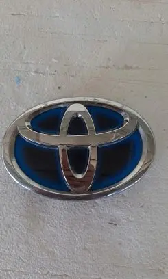 Toyota Prius (XW30) Manufacturer badge logo/emblem 7531033010