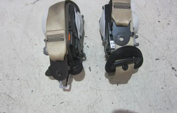 BMW X5 E70 Front seatbelt 72117171970