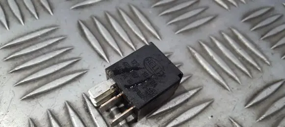 Volvo V70 Other relay 9441161 4RD007814-00