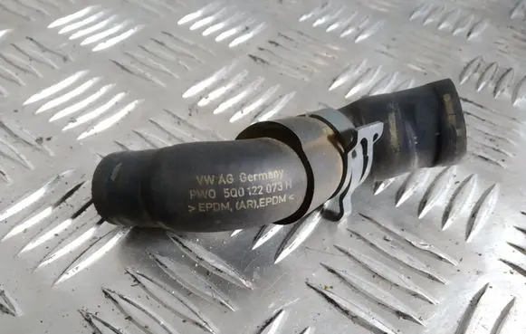 Volkswagen Golf VII Engine coolant pipe/hose 5G0122073H