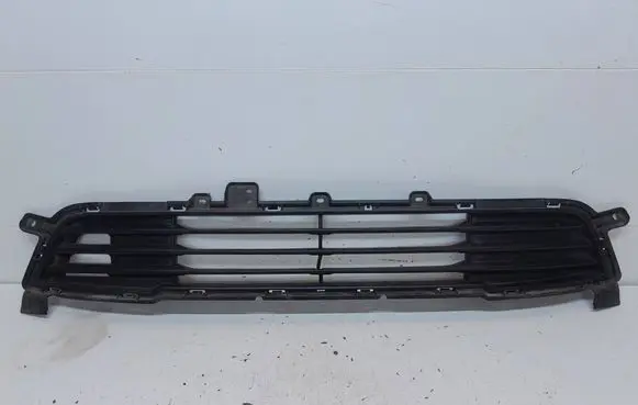 Mitsubishi Outlander Front bumper lower grill 6402A233 4B45X