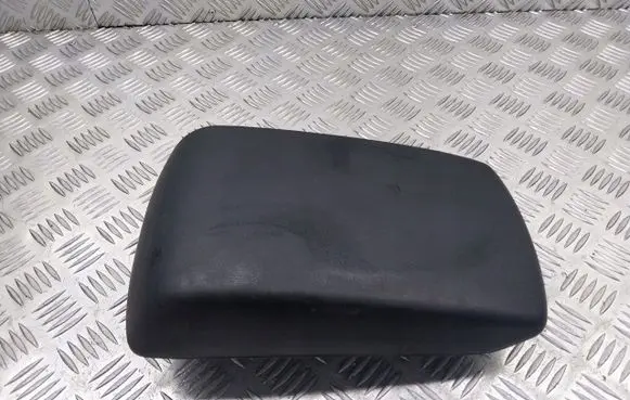 Mazda 3 I Rear seat armrest 