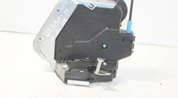 Toyota Urban Cruiser (XP110) Rear door lock
