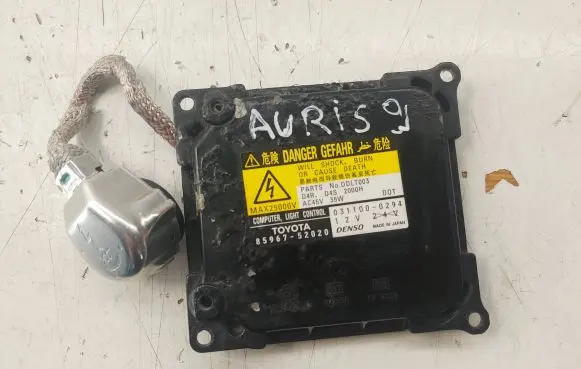 Toyota Auris 150 Xenon control unit/module 0311000294 8596752020