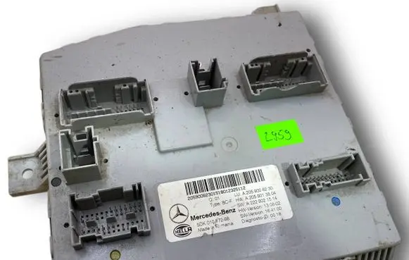 Mercedes-Benz C W202 Central body control module A2959 A2059006230