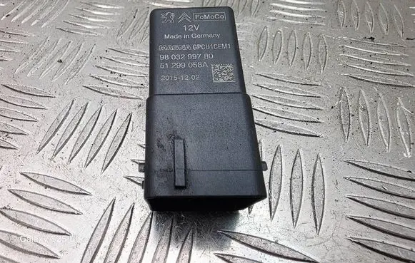 Glow plug pre-heat relay
