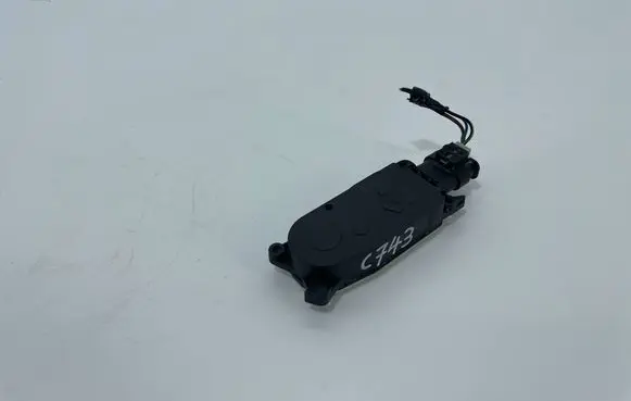 Jaguar F-Pace Radiator active air flap actuator 5877R1007A