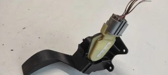 Ford Focus Accelerator throttle pedal 160807B 2M519F836AE