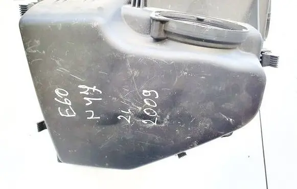 BMW 5 E60 E61 Air filter box 