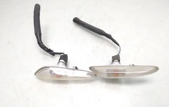 BMW X3 E83 Front fender indicator light 4166r 4166l