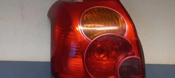 Toyota Avensis T250 Rear/tail lights RS102