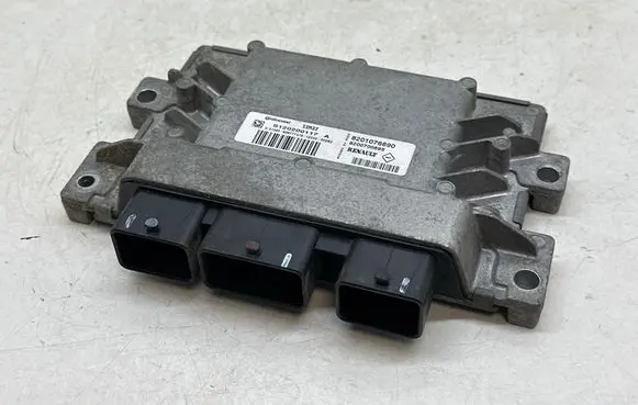 Renault Twingo II Engine control unit/module 8201076690 8200700695
