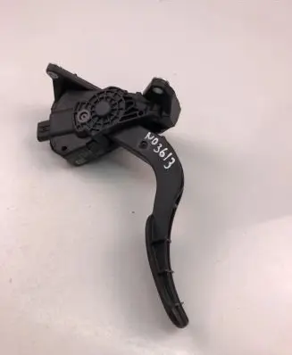 Toyota C-HR I Accelerator throttle pedal 78110F4022