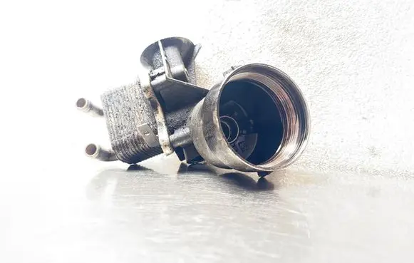 Opel Astra H Engine oil radiator 8972270080