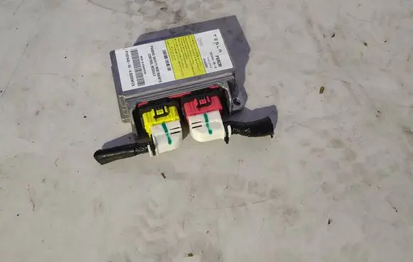 Tesla Model S Airbag control unit/module 1031643-00-A
