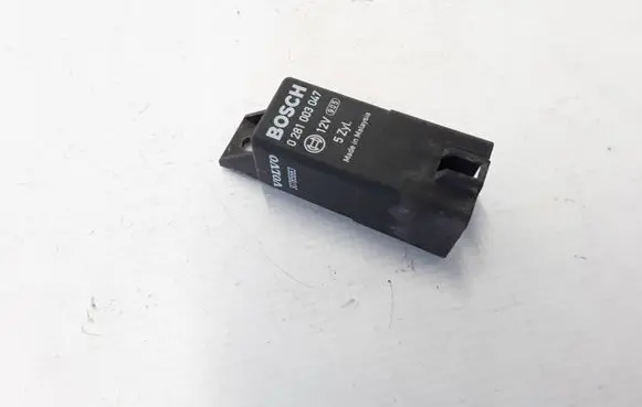 Volvo C70 Glow plug pre-heat relay 30785663