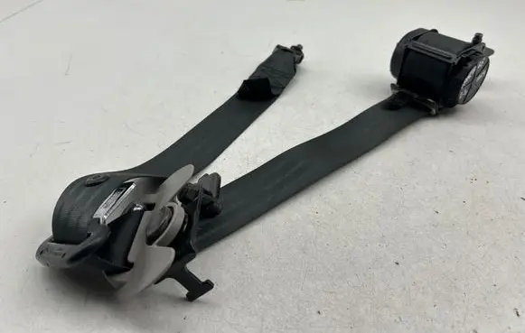 KIA Sportage Rear seatbelt 898103U200ED
