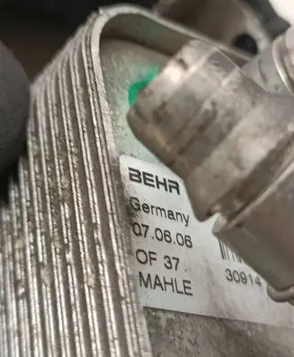 BMW 3 E90 E91 Engine oil radiator B8316000 30914 070606