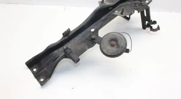 Nissan Leaf I (ZE0) Radiator support slam panel bracket 