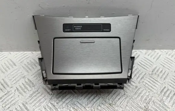 Toyota Avensis T270 Car ashtray 5880405911 5880405110 5880405100