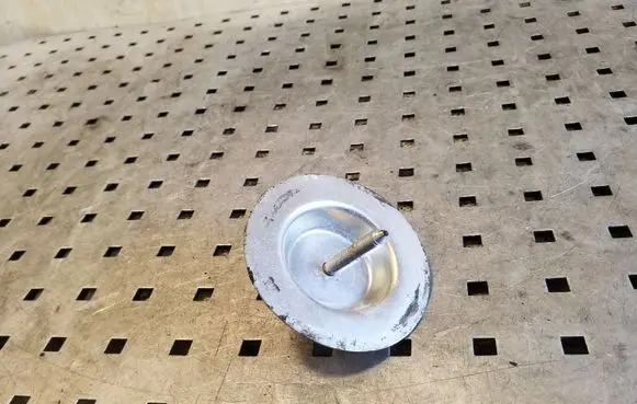 Nissan Qashqai Spare wheel bolt 