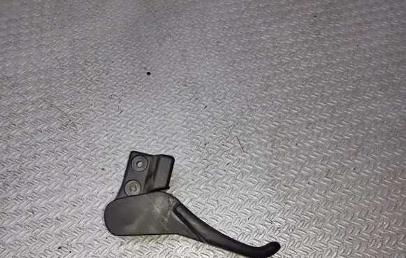 Volkswagen PASSAT B5 Engine bonnet (hood) release handle 3B1823533