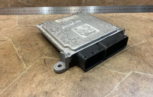 Mercedes-Benz E W212 Engine control unit/module A6519003701
