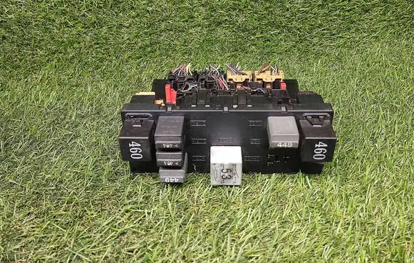 Audi A3 S3 8P Power management control unit 8P0907279J F005V00583 H54S2501