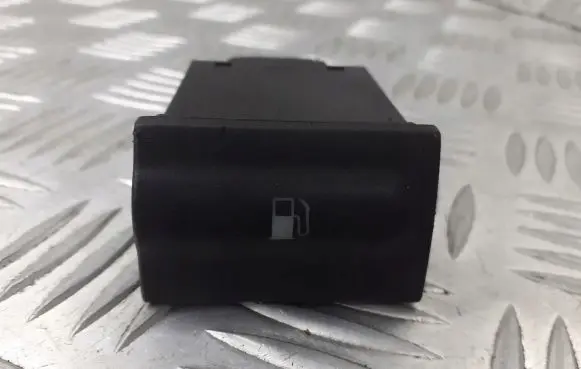 Skoda Octavia Mk1 (1U) Fuel tank opening switch 