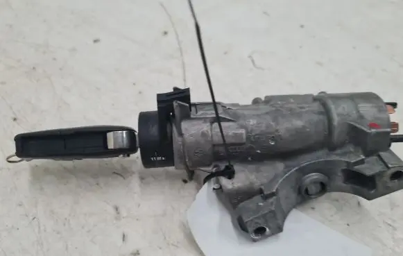 Audi A4 S4 B6 8E 8H Ignition lock 1B0905851C