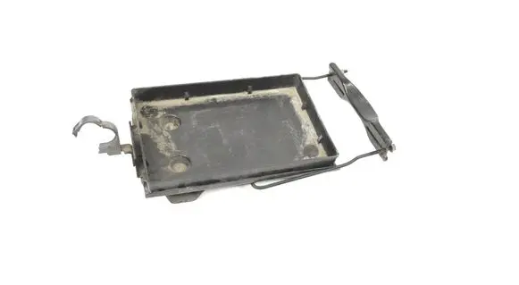 Suzuki Grand Vitara II Battery box tray 3366065J0