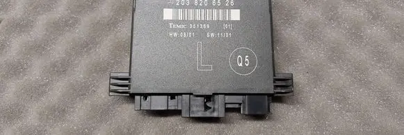 Mercedes-Benz C AMG W203 Door control unit/module 2038206526