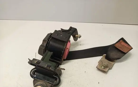 Mazda MX-6 Rear seatbelt T8686T