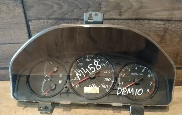 Mazda Demio Speedometer (instrument cluster) DC37A