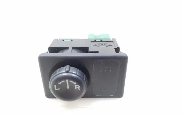 Nissan Primera Wing mirror switch