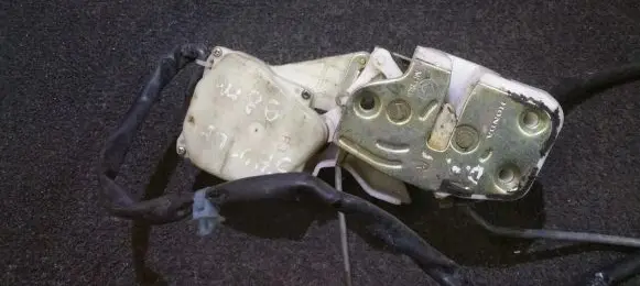 Honda Shuttle Front door lock