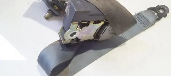 Renault Megane I Front seatbelt E2044086