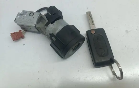 Peugeot 207 Ignition lock 36410600