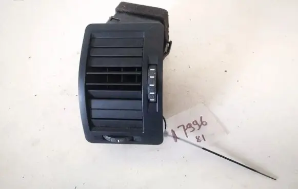 Skoda Octavia Mk2 (1Z) Dash center air vent grill 02124902w 0212-4902w