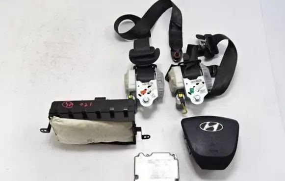 Hyundai i20 (PB PBT) Airbag set 