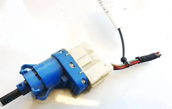 Land Rover Discovery 3 - LR3 Brake pedal sensor switch 6E5T96854AA