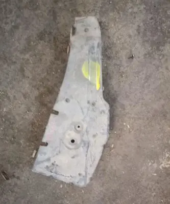 Land Rover Discovery 3 - LR3 Other under body part rvc000064