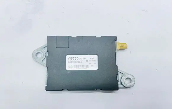 Audi TT TTS Mk2 Aerial antenna amplifier 8J8035225M 102606013449