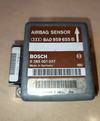 Audi A4 S4 B5 8D Airbag control unit/module 8A0959655B 0285001037