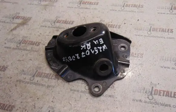Mercedes-Benz R W251 Engine mount bracket A2516202114