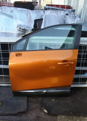 Renault Captur II Front door