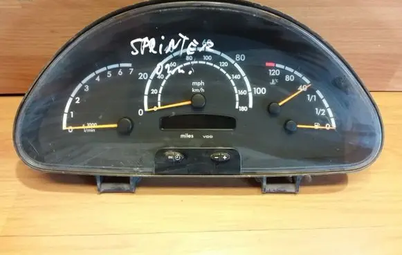 Mercedes-Benz Sprinter W901 W902 W903 W904 Speedometer (instrument cluster) A0004467021