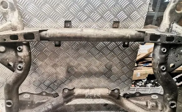 Mercedes-Benz C AMG W204 Front subframe a0029980650