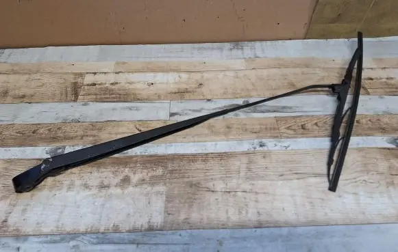 Citroen C3 Pluriel Front wiper blade arm