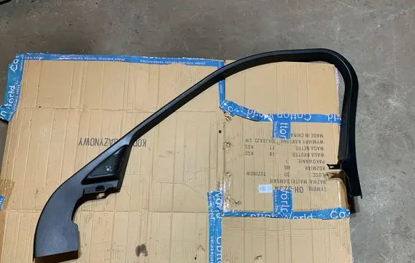 Land Rover Range Rover Velar Front door window/glass frame J8A220904AC